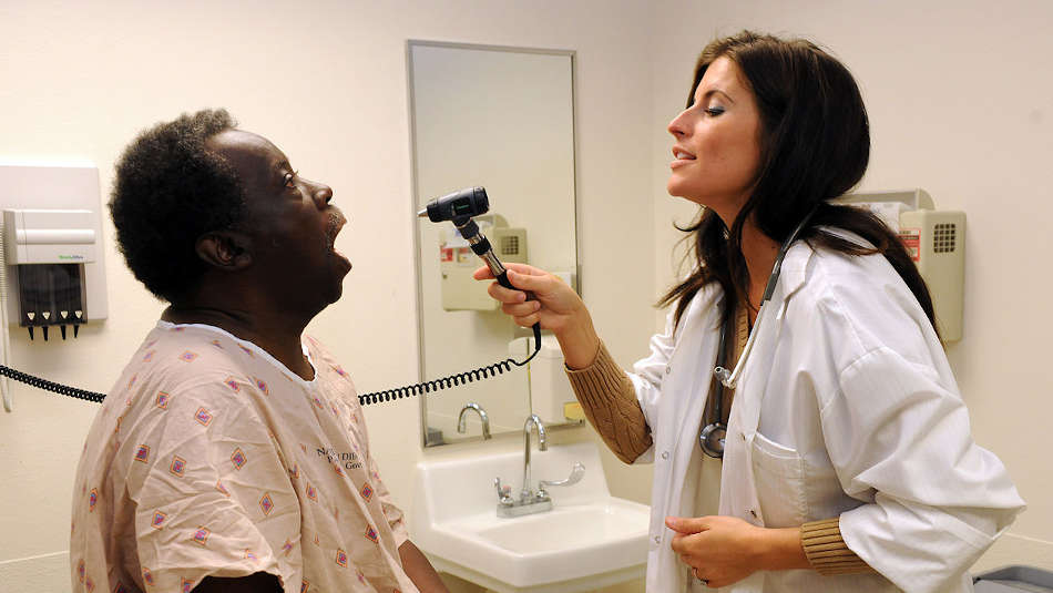 Can family nurse practitioners deliver babies?